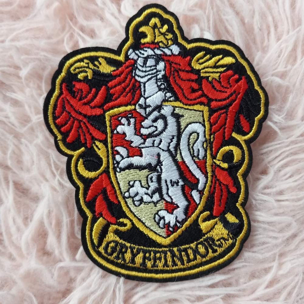 ⭐️Gryffindor iron-on patch! Harry Potter house! Large fully embroidered nwot!